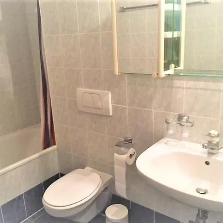 2 Bedrooms And Garden *