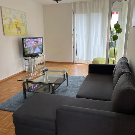 2 Bedrooms And Garden شقة نيون