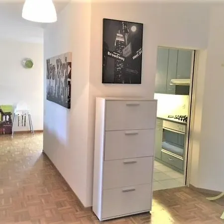 2 Bedrooms And Garden نيون