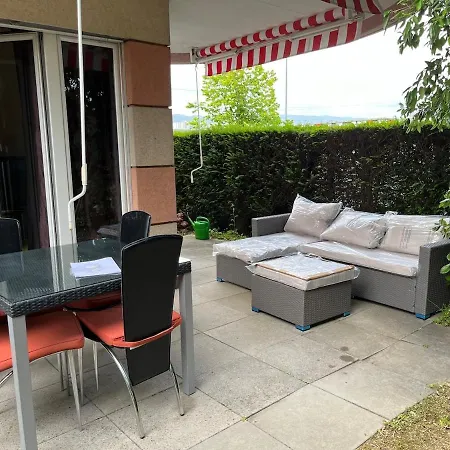 2 Bedrooms And Garden شقة نيون